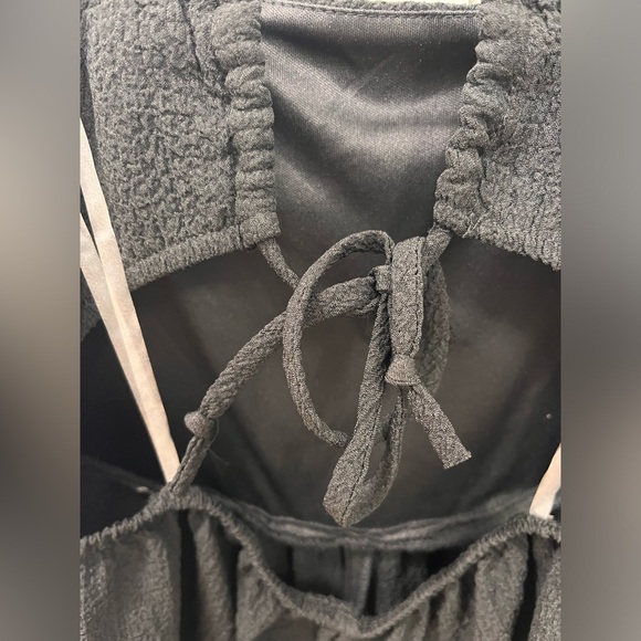 Wild Fable Romper-size small- adjustable straps- tie back - Picture 6 of 10